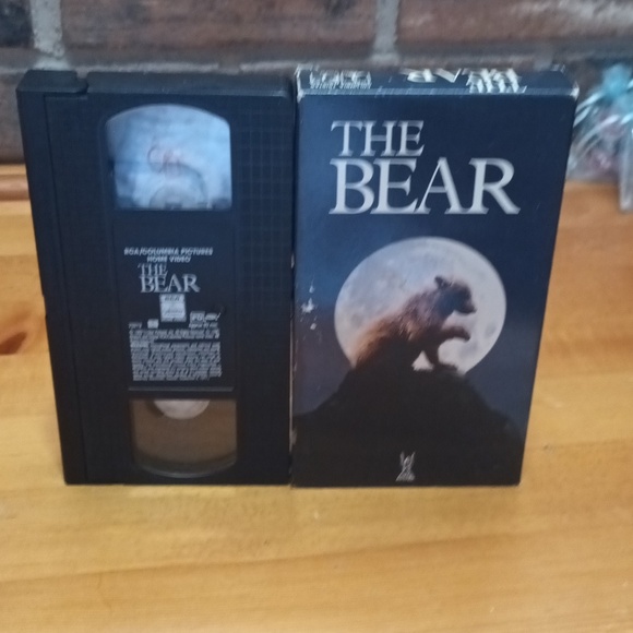 The Bear vhs Videotape - Picture 7 of 7